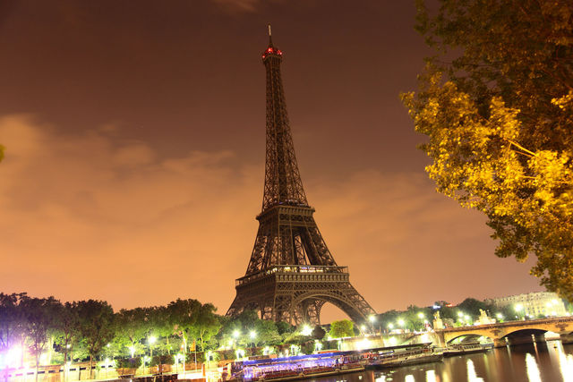 Free Eiffel Tower Photo